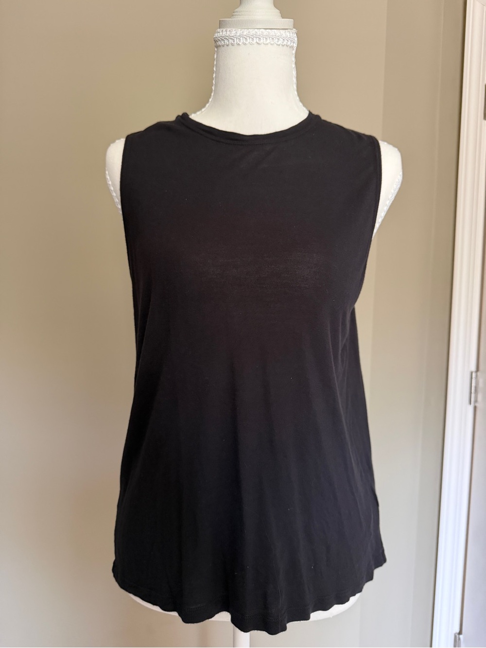 H&M Black Sleeveless Crewneck Women's Top